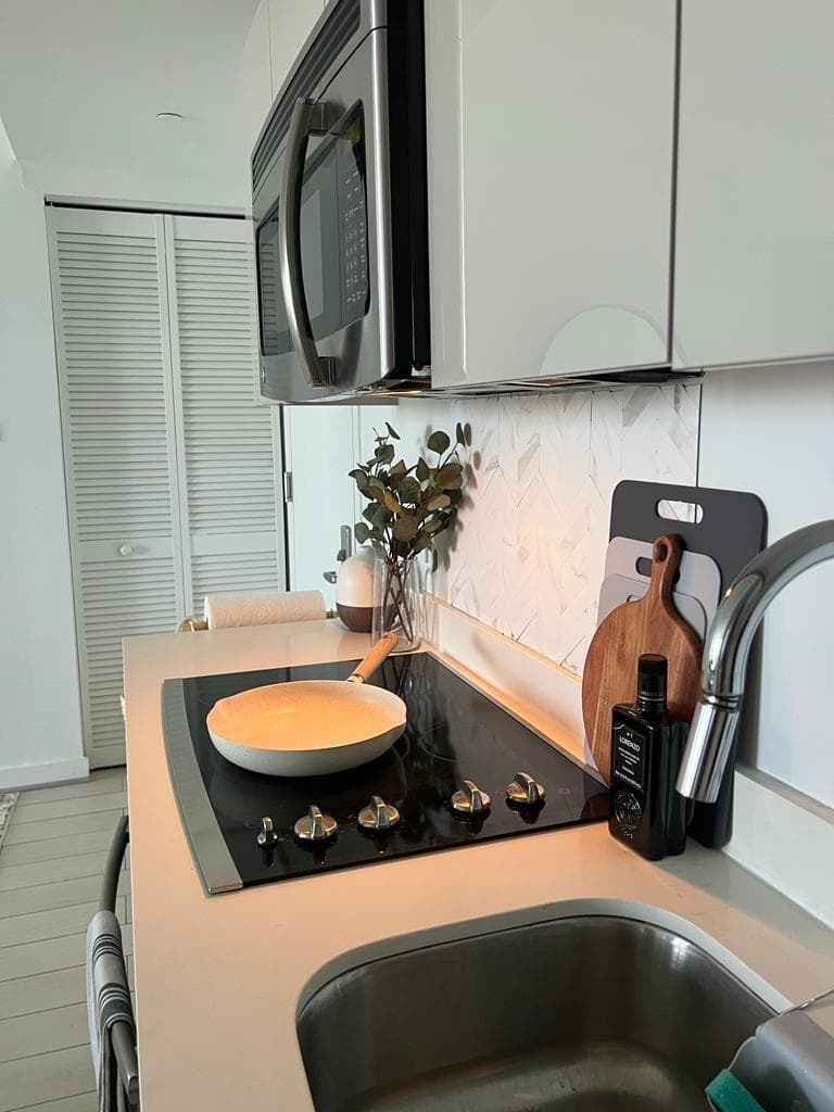 2602 E Hallandale Beach Boulevard R1010 photo 3
