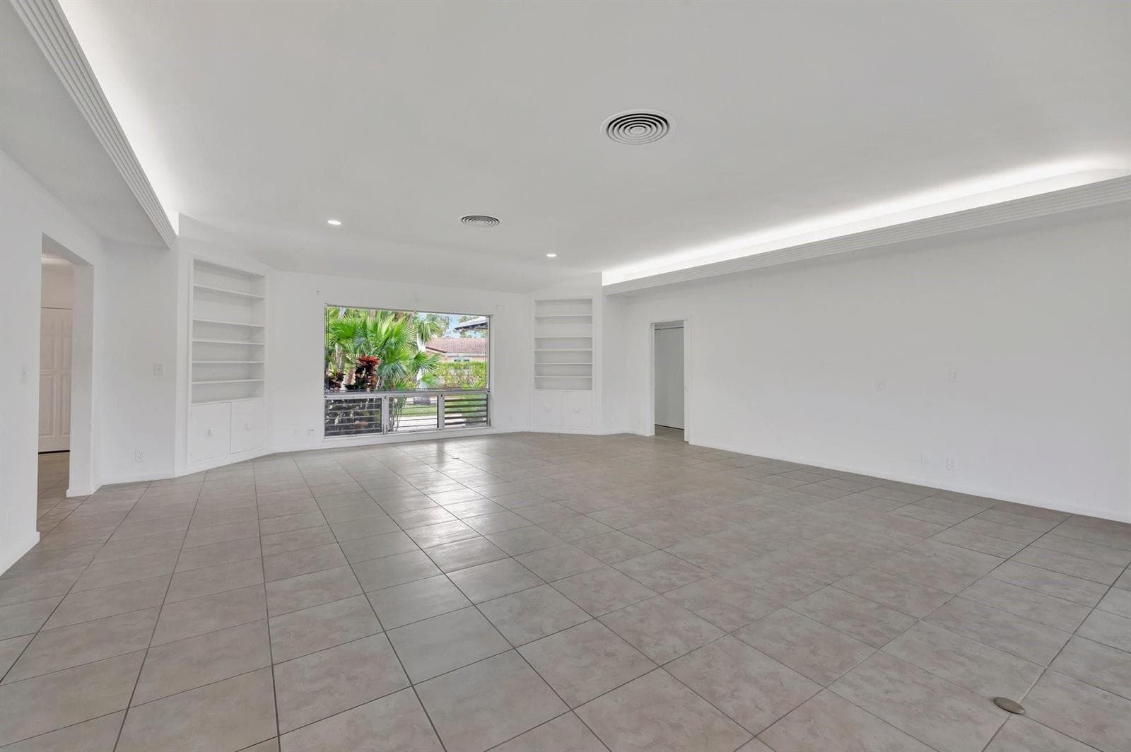 2390 SW 27th Te photo 14