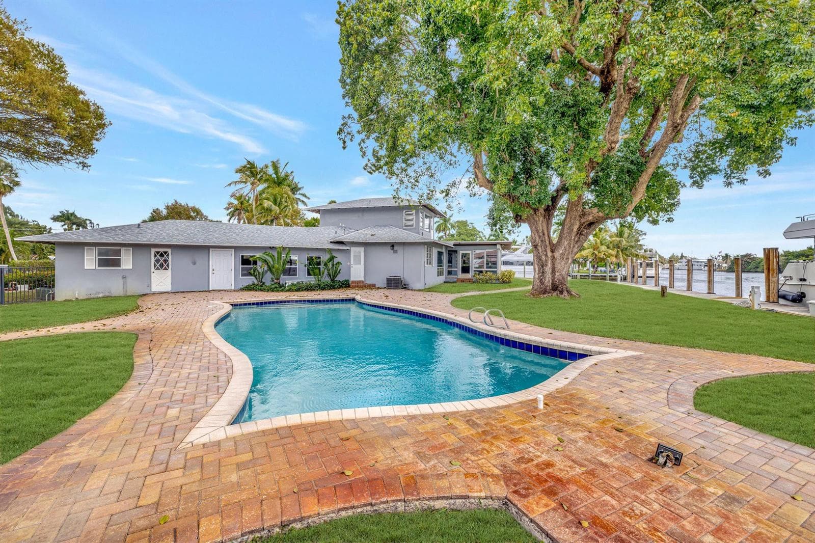 2390 SW 27th Te photo 8