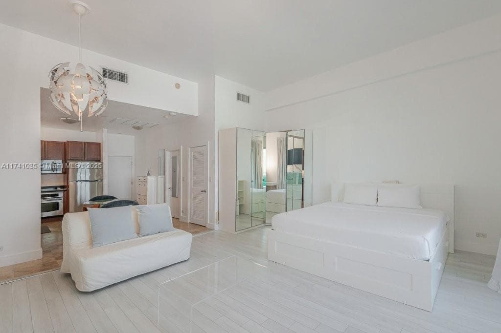 2301 Collins Ave 1629 photo 12