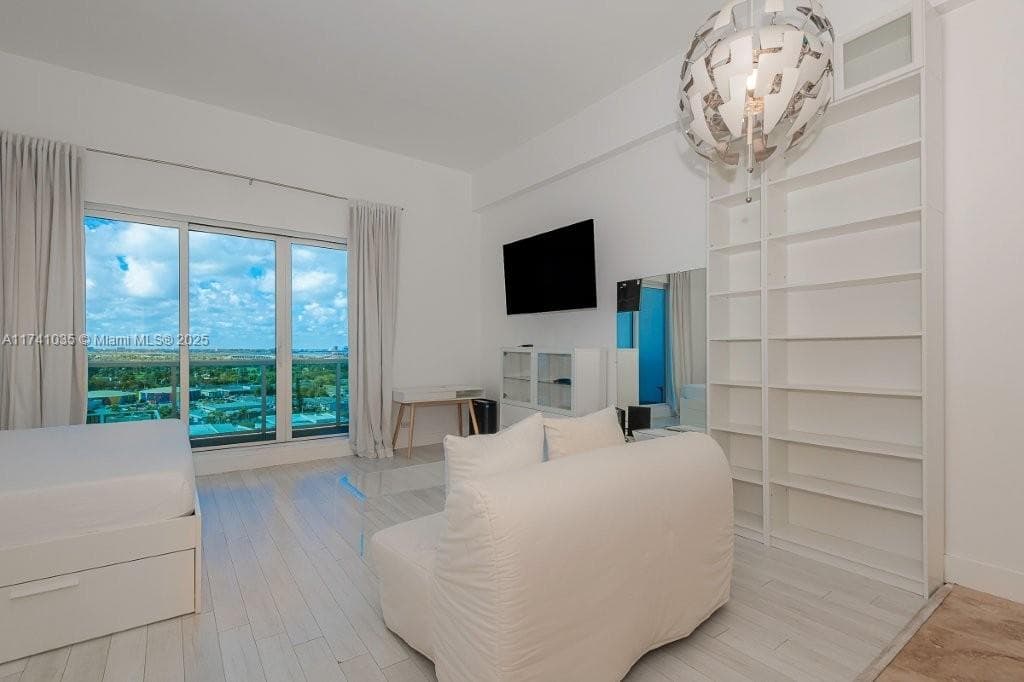 2301 Collins Ave 1629 photo 5
