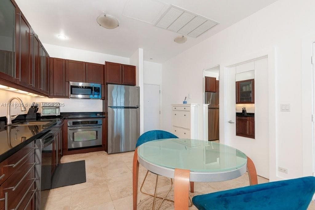 2301 Collins Ave 1629 photo 14