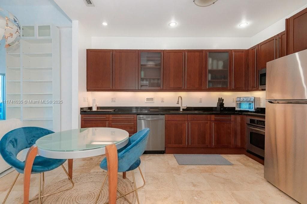 2301 Collins Ave 1629 photo 21