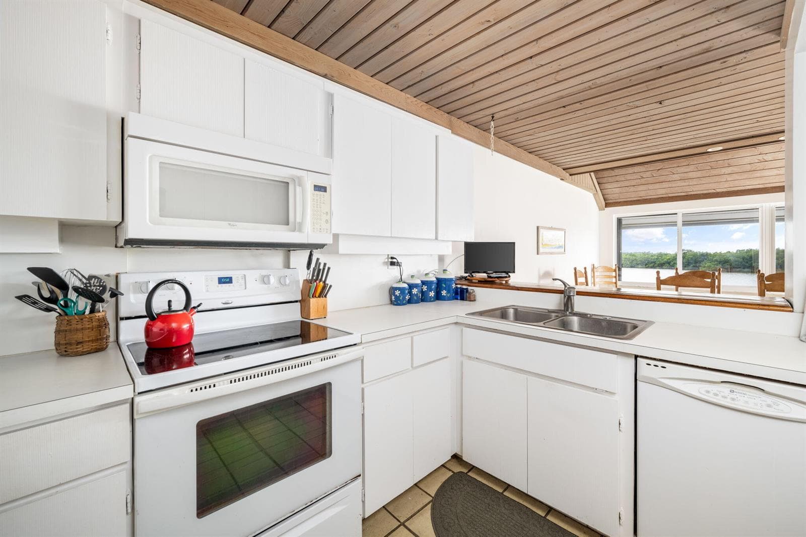 1306 Spyglass Lane photo 18
