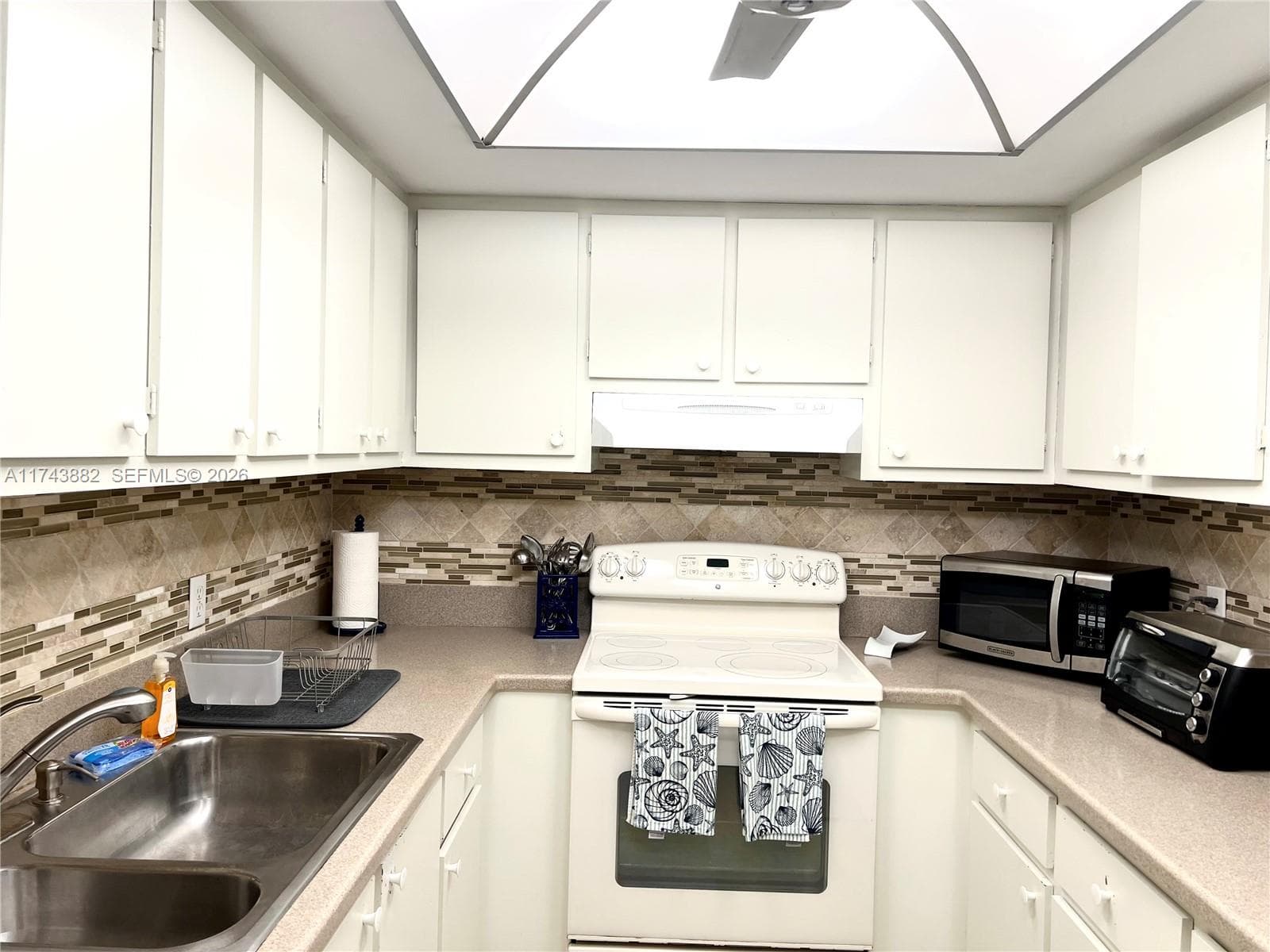 125 Ocean Ave 402 photo 10