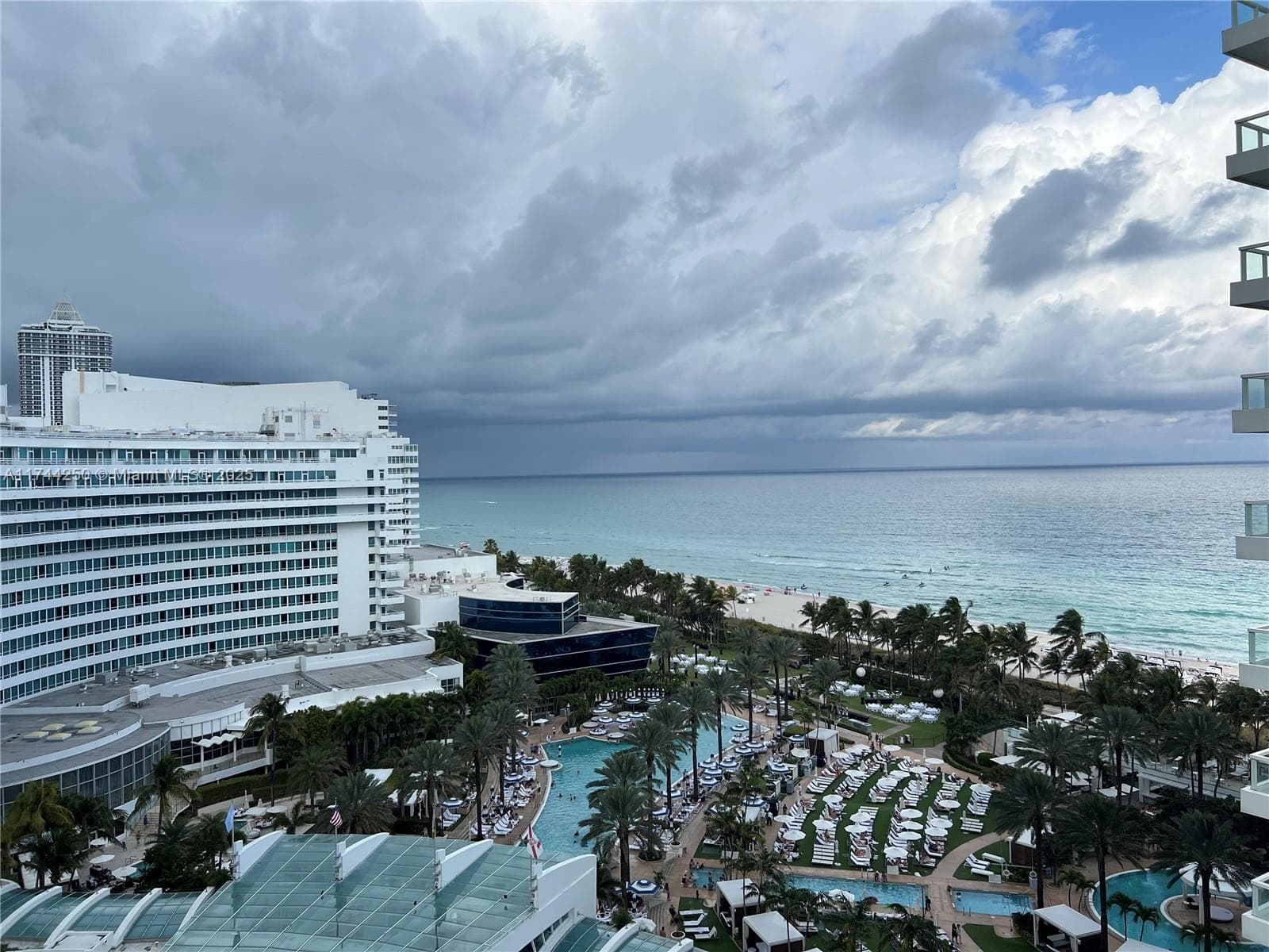 4401 Collins Ave 1401 photo 1