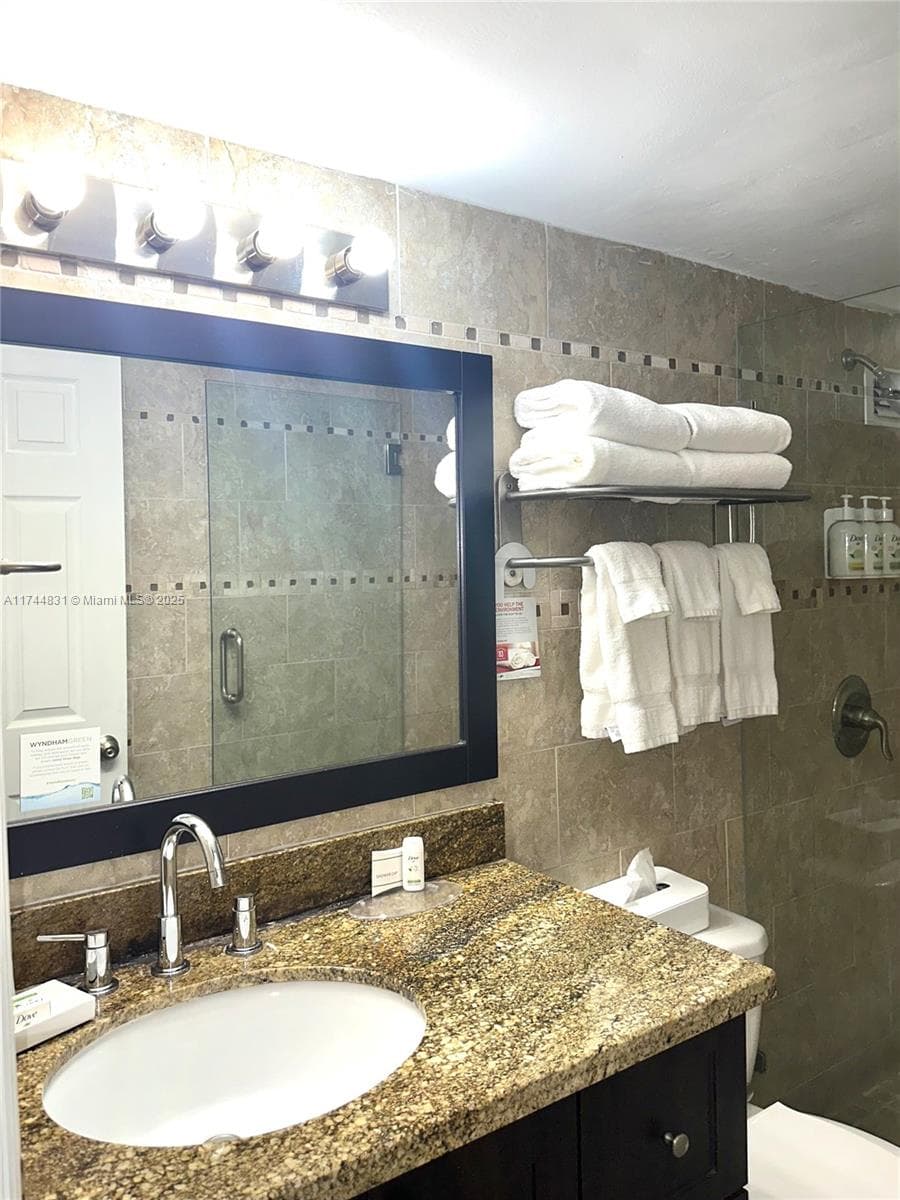 19201 Collins Ave 435 photo 11