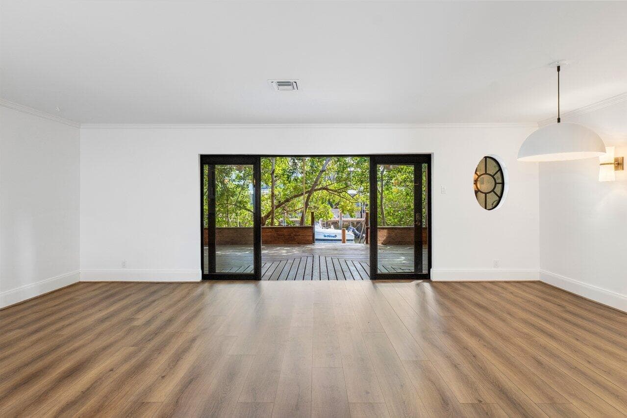720 Mariners Way photo 5