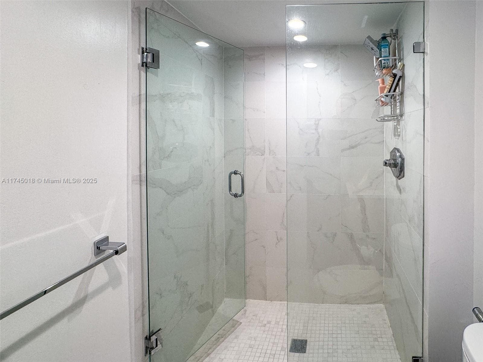 100 Bayview Dr 721 photo 15