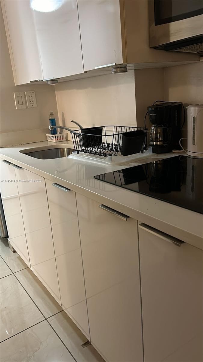 19201 Collins Ave 1139 photo 6