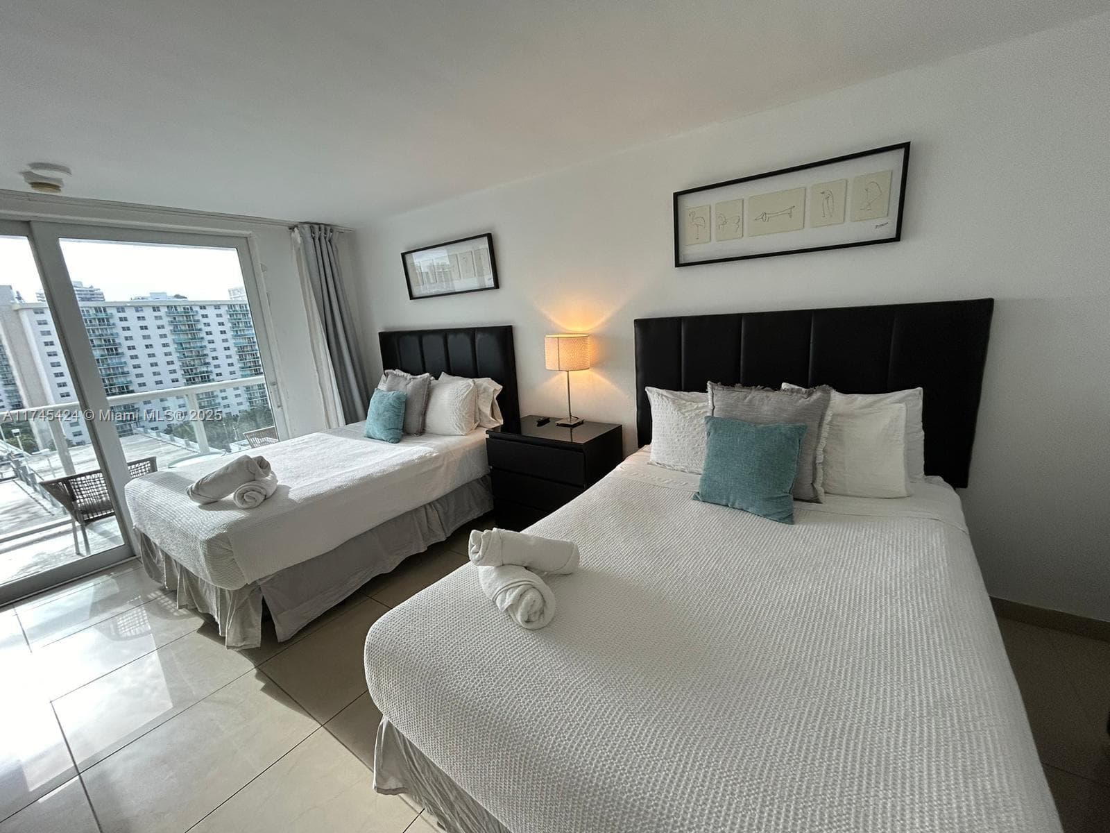 19201 Collins Ave 1139 photo 7
