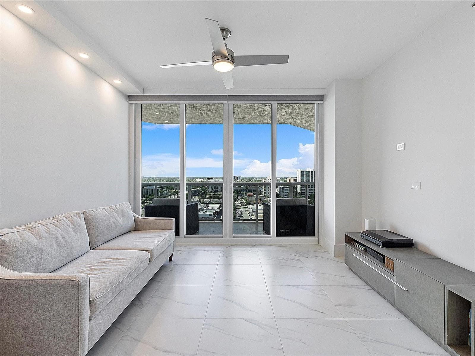 3100 N Ocean Boulevard 1202 photo 17