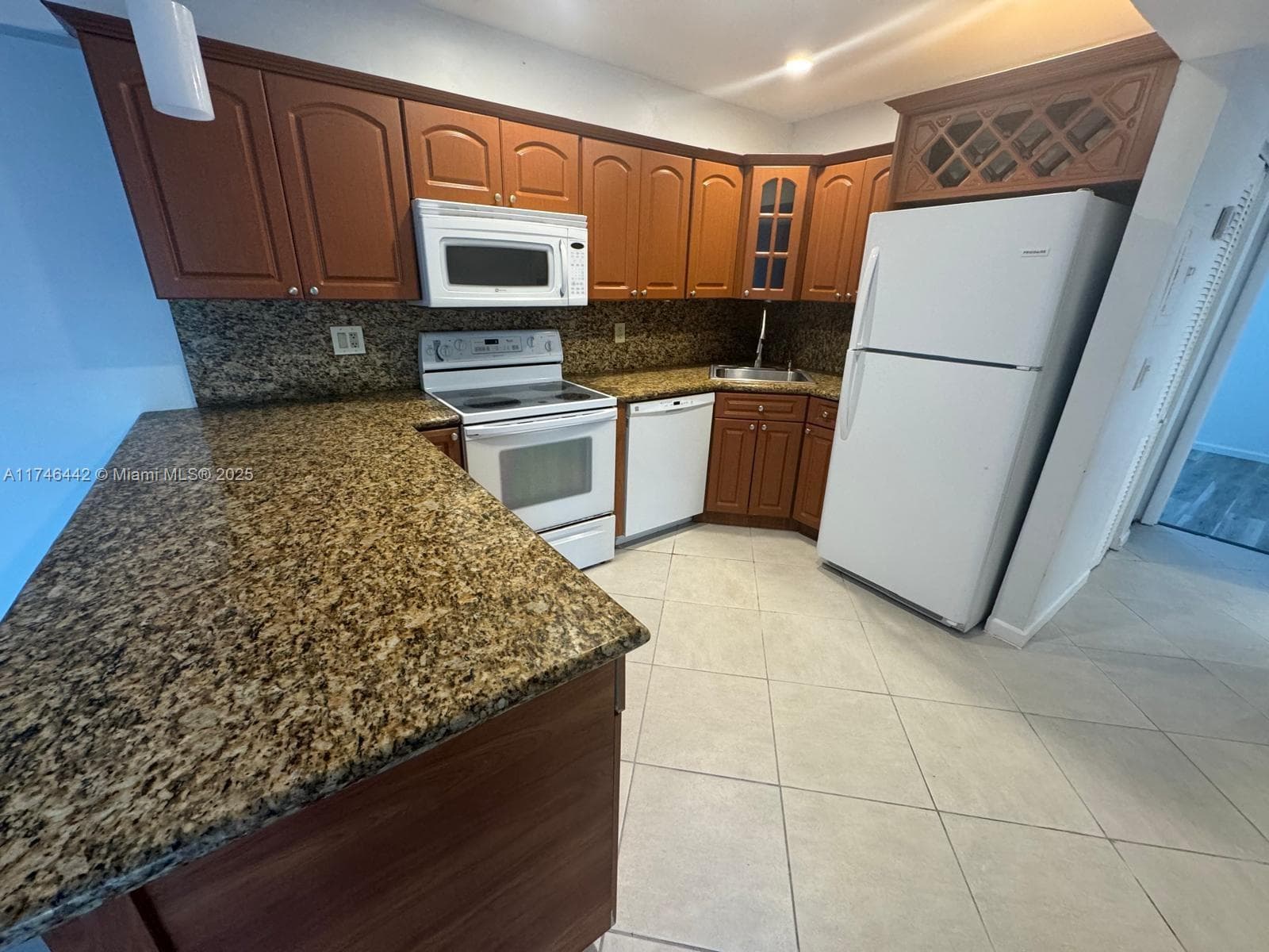 3642 NE 171st St 306 photo 2