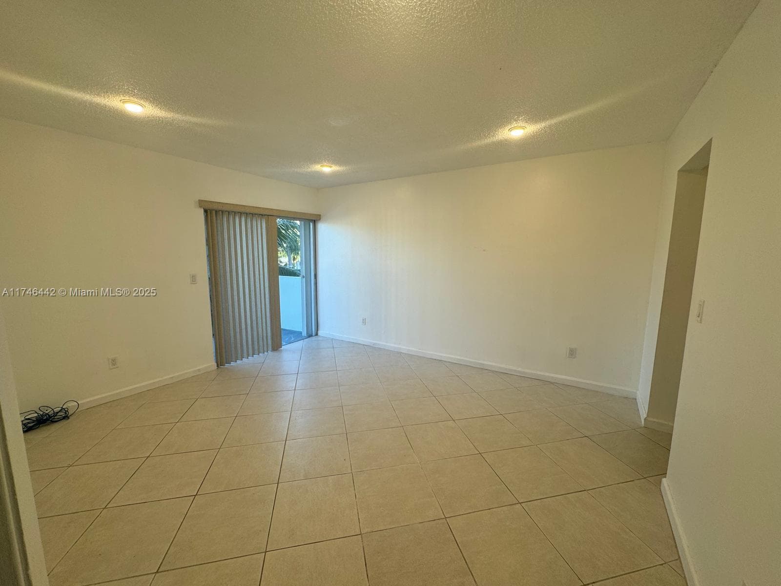3642 NE 171st St 306 photo 3