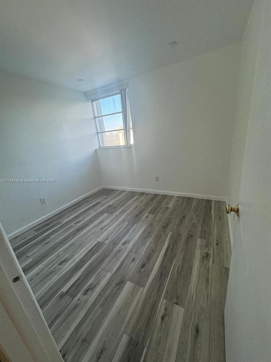 3642 NE 171st St 306 photo 10