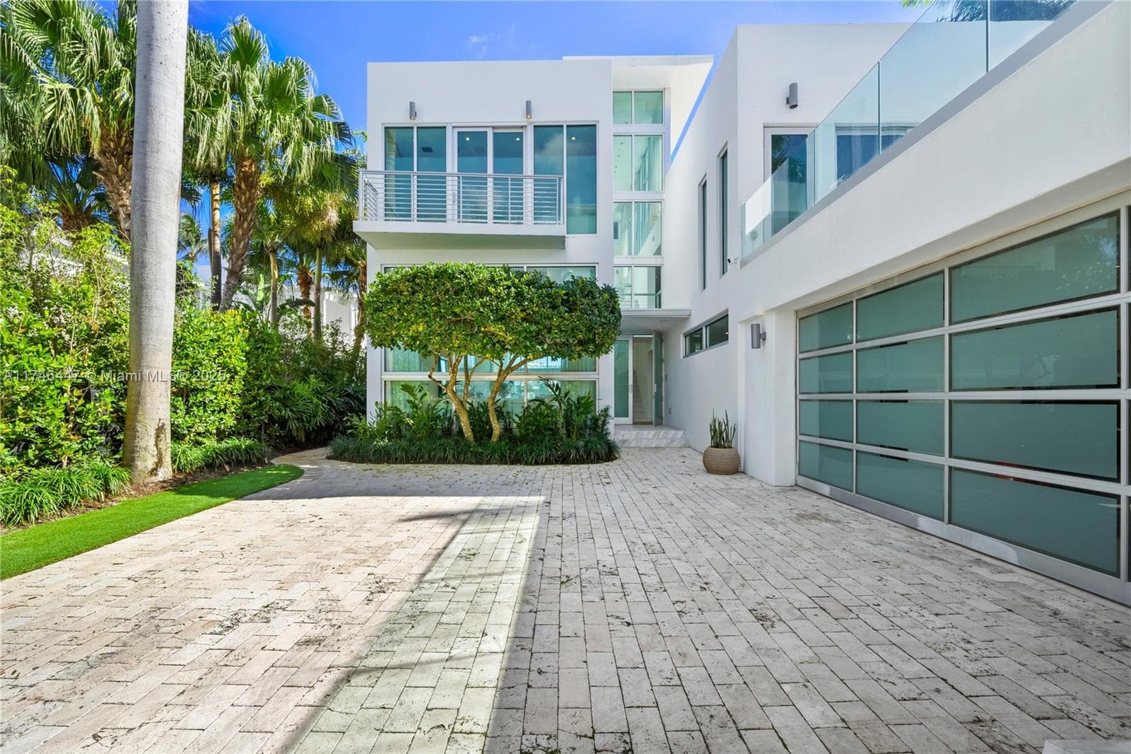 227 E DILIDO DR photo 18