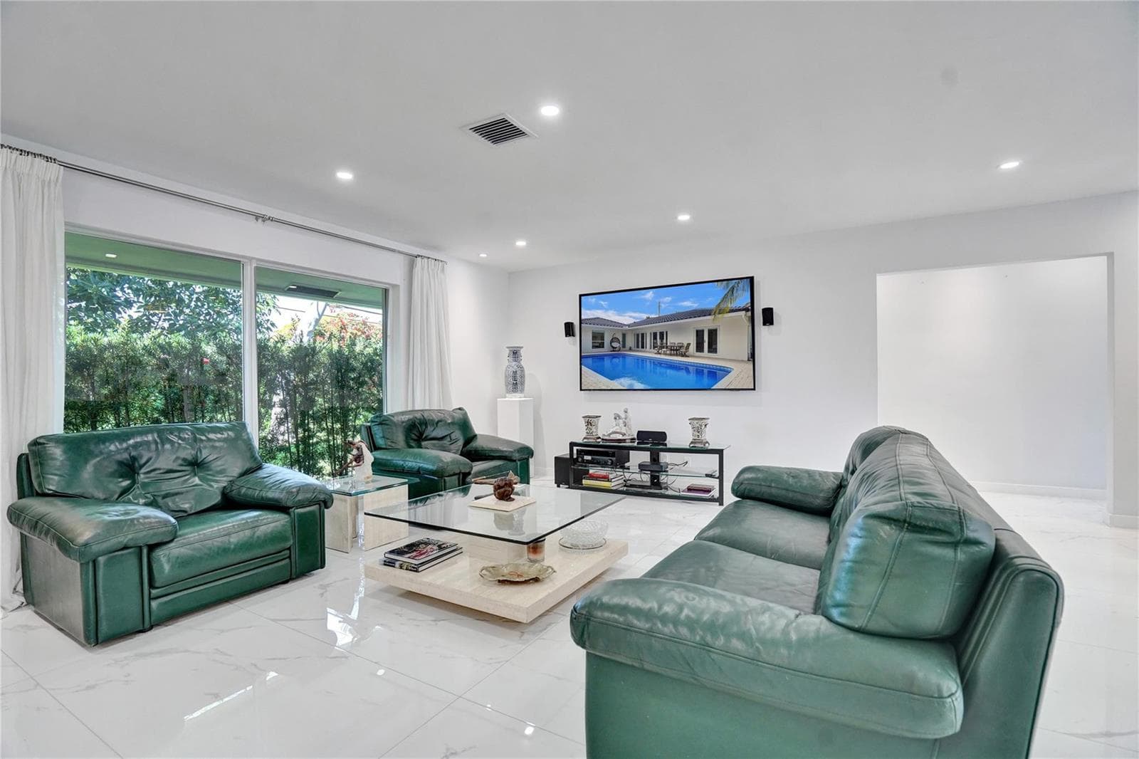 4030 Bayview Drive photo 6