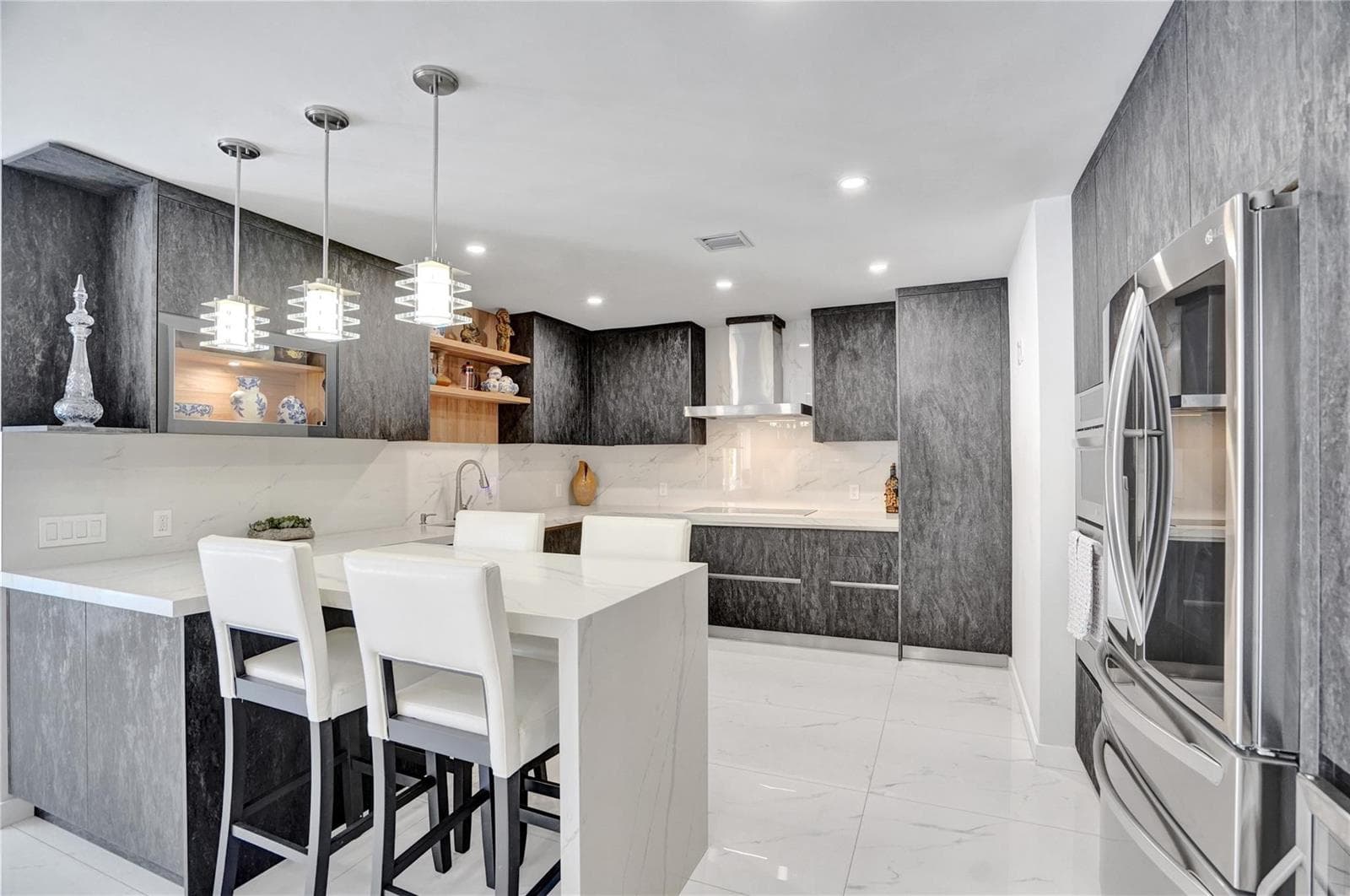 4030 Bayview Drive photo 9