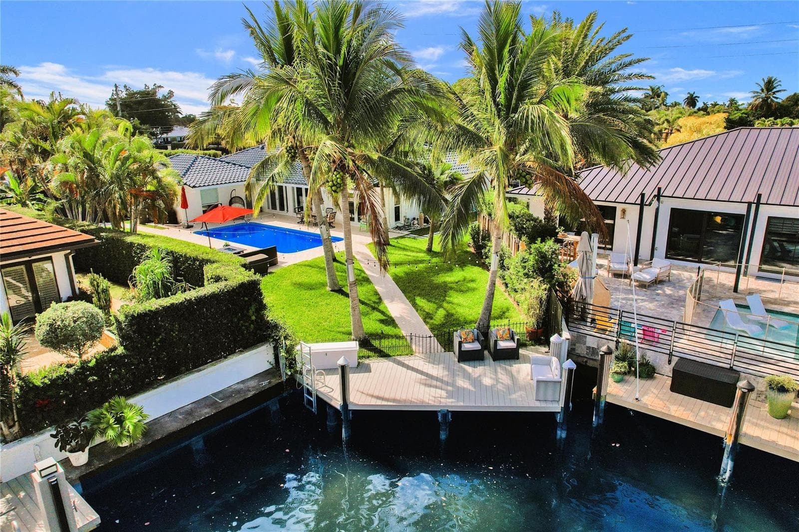 4030 Bayview Drive photo 4