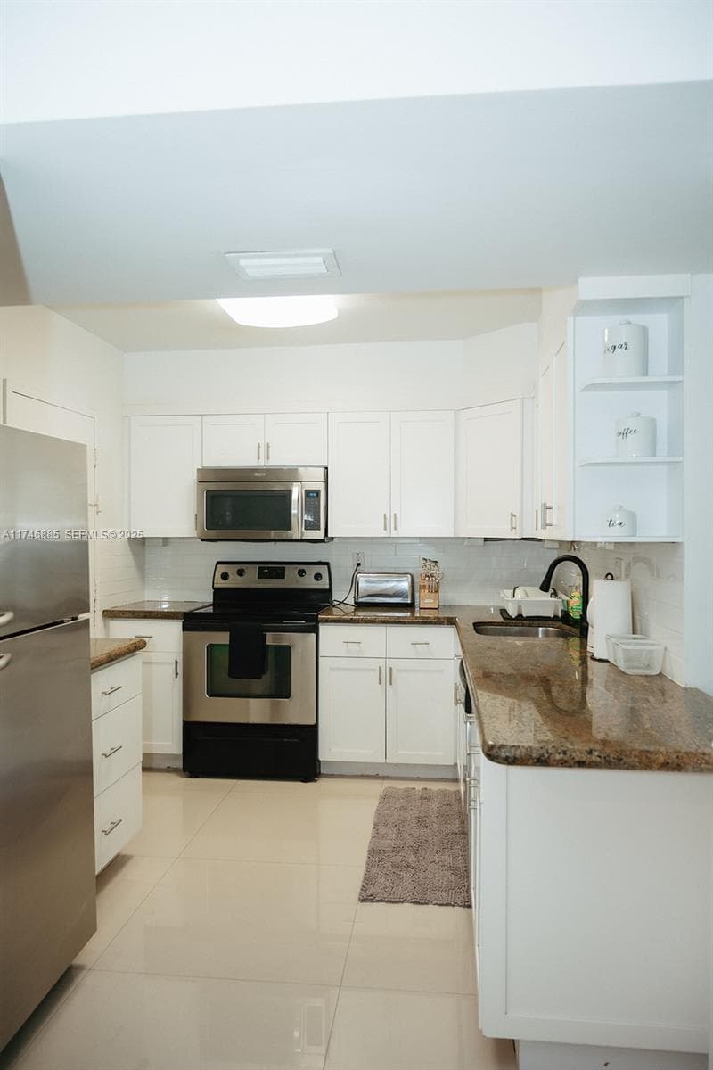 3725 S Ocean Dr 1019 photo 17