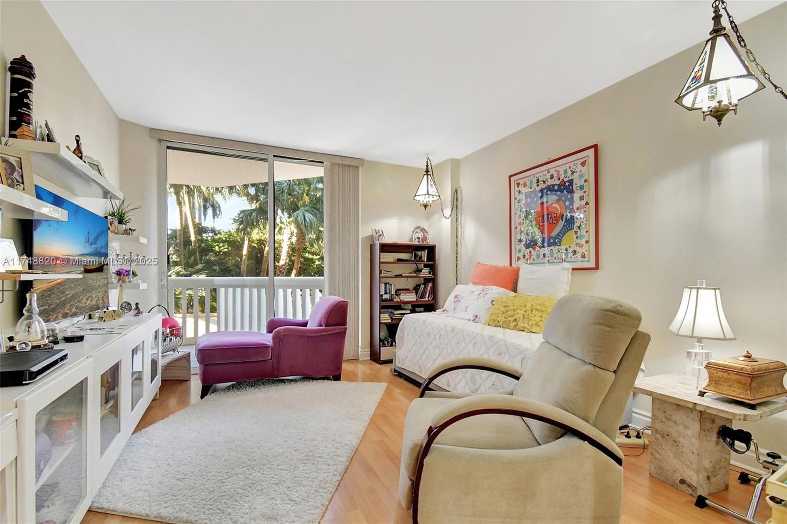 2000 ISLAND Blvd 410 photo 15