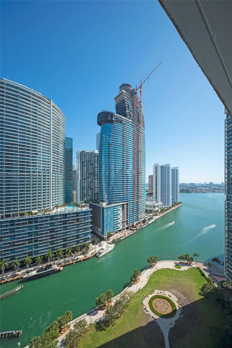 485 Brickell Ave 2603 photo 4