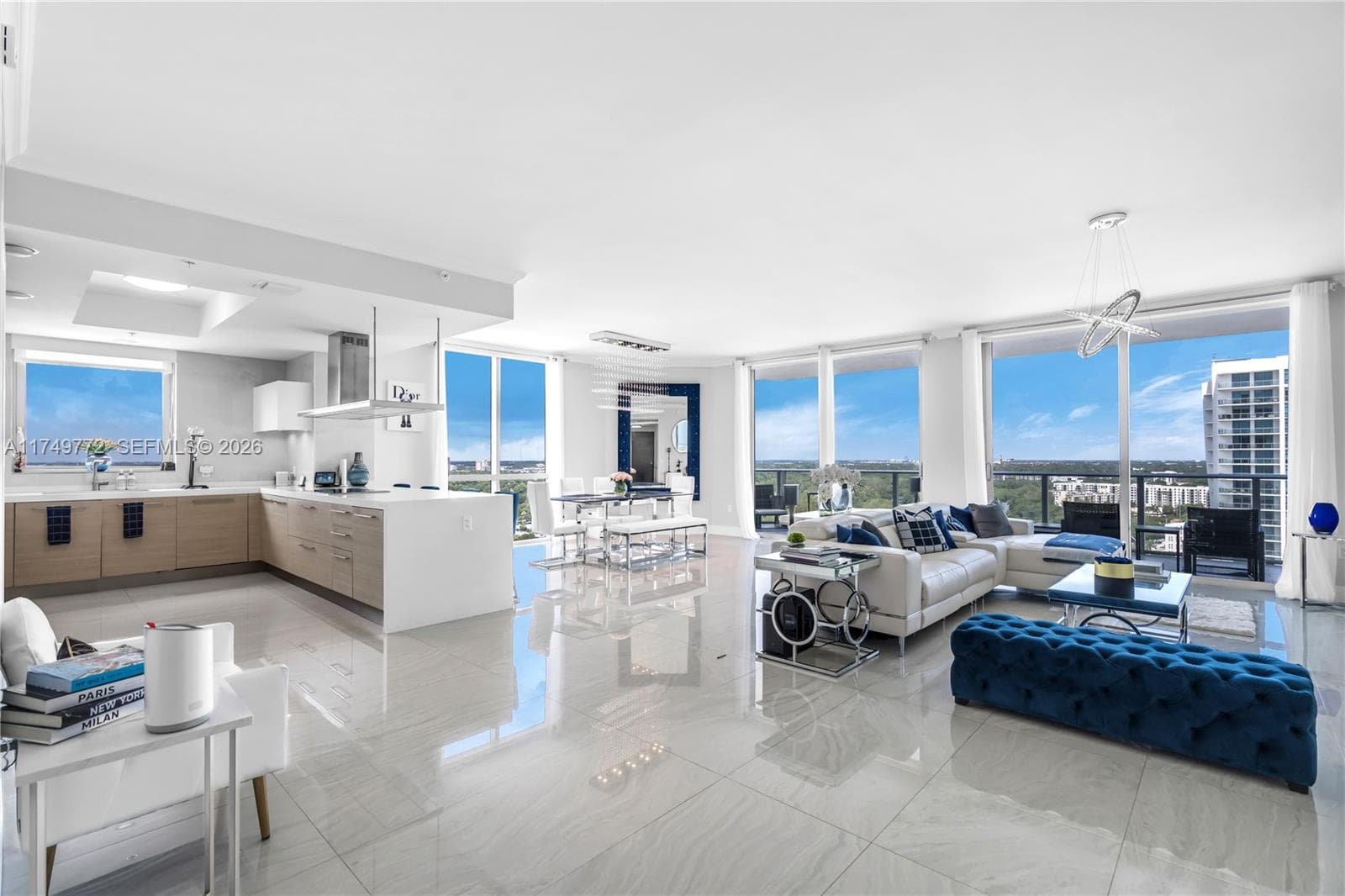 17111 Biscayne Blvd 2001 photo 2