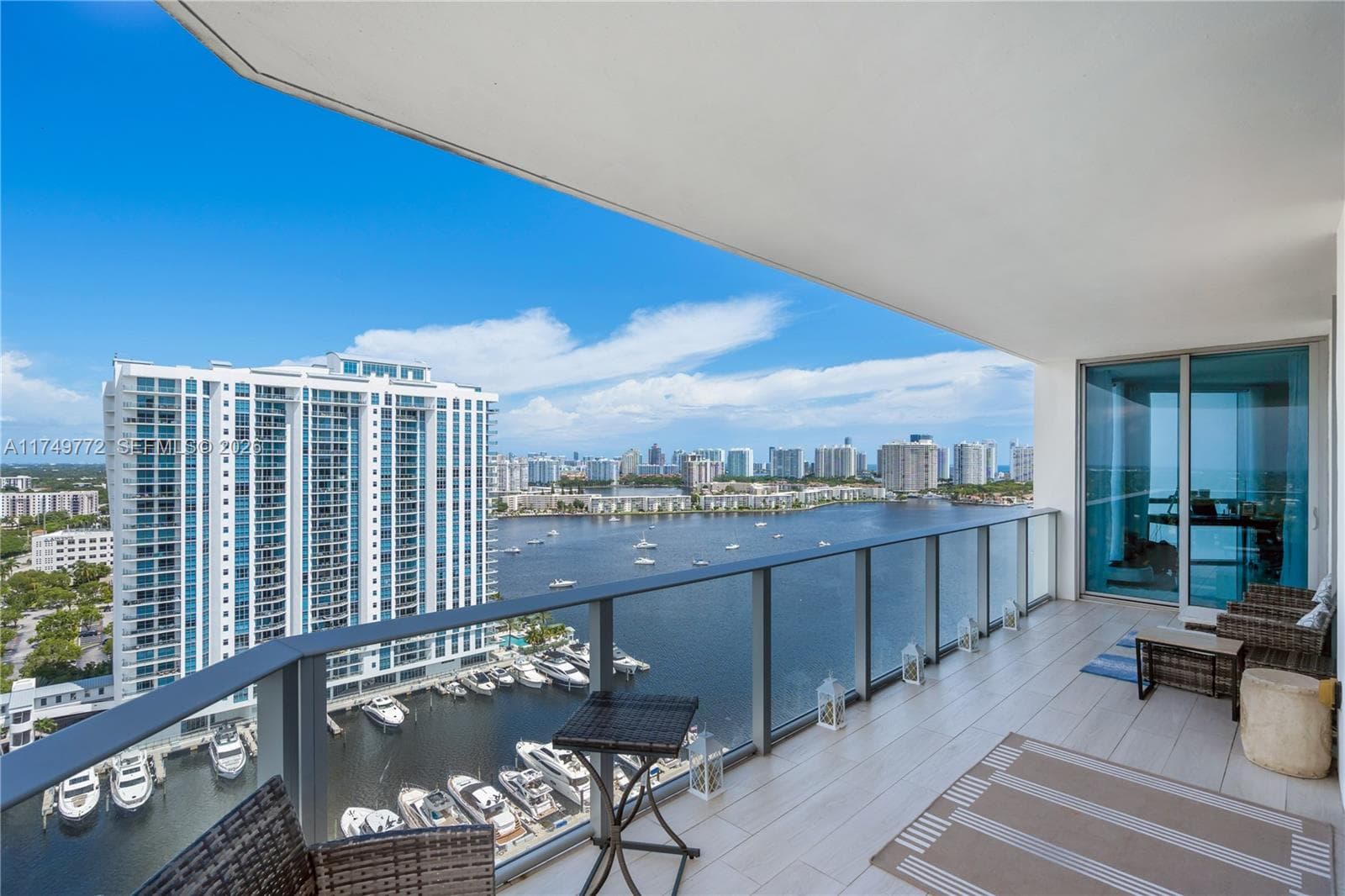 17111 Biscayne Blvd 2001 photo 1