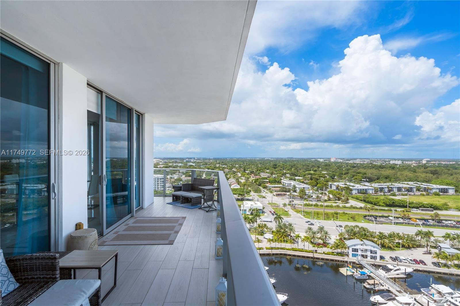 17111 Biscayne Blvd 2001 photo 5