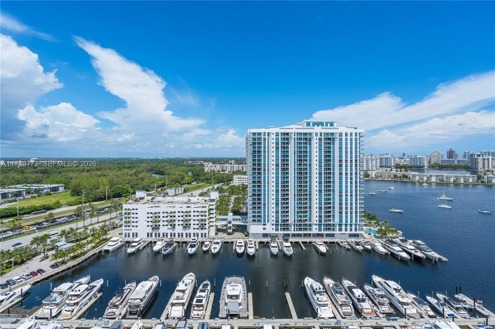17111 Biscayne Blvd 2001 photo 4