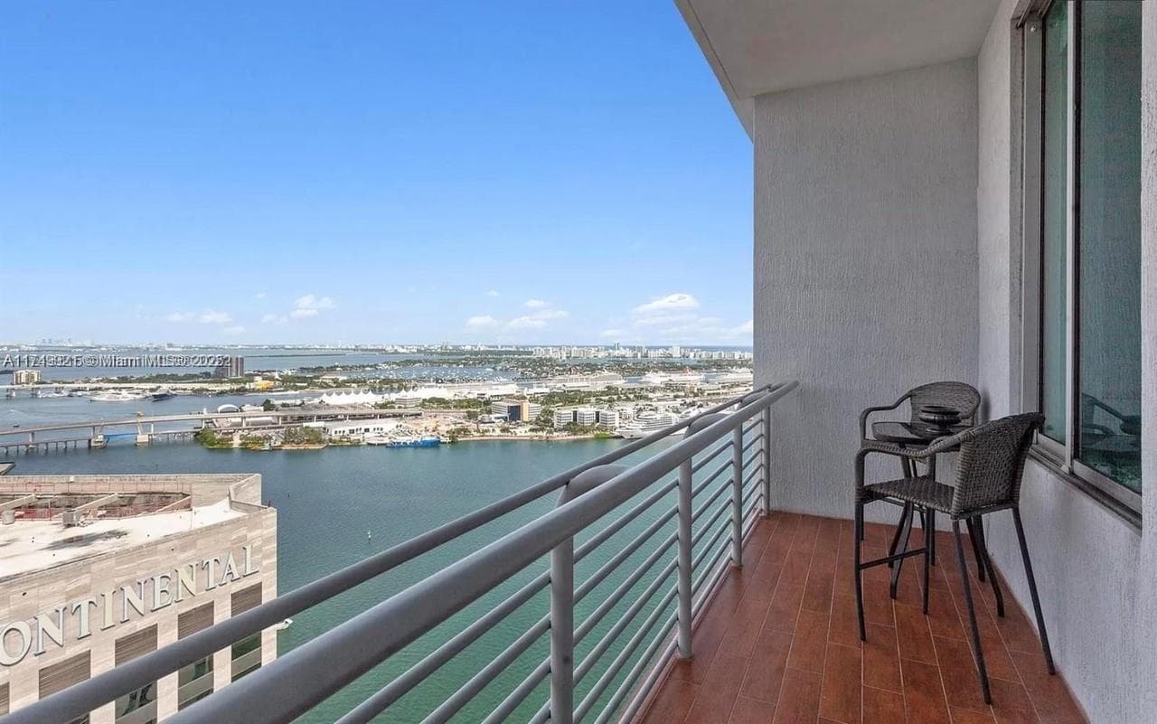 335 S Biscayne Blvd UPH02 photo 1