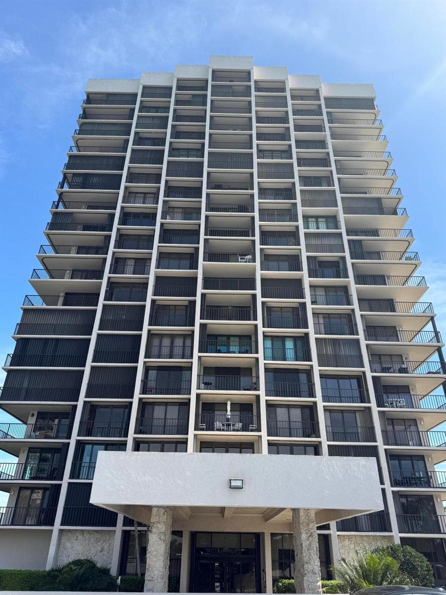 5047 N Highway A1a Ph6 photo 1
