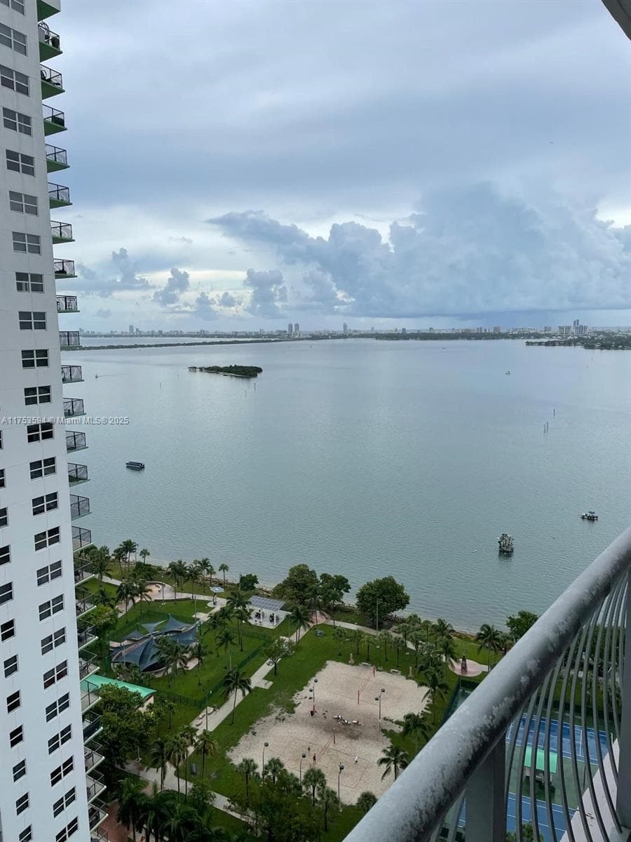 1750 N Bayshore Dr 2905 photo 14