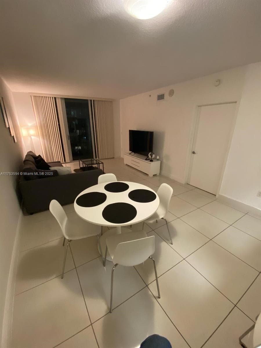 1750 N Bayshore Dr 2905 photo 8