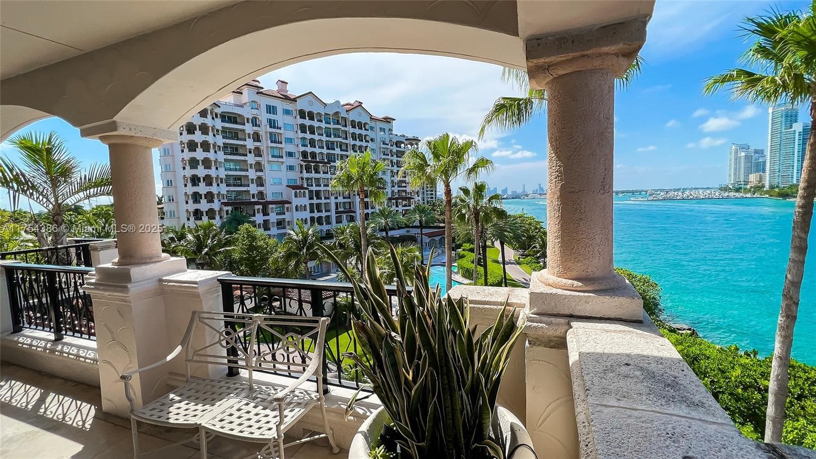 7241 Fisher Island Dr 7241 photo 5
