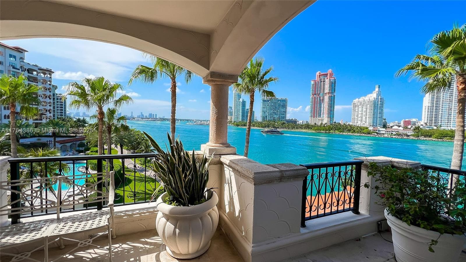 7241 Fisher Island Dr 7241 photo 4