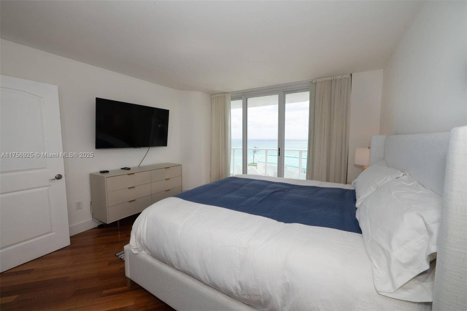 16445 Collins Ave 728 photo 13