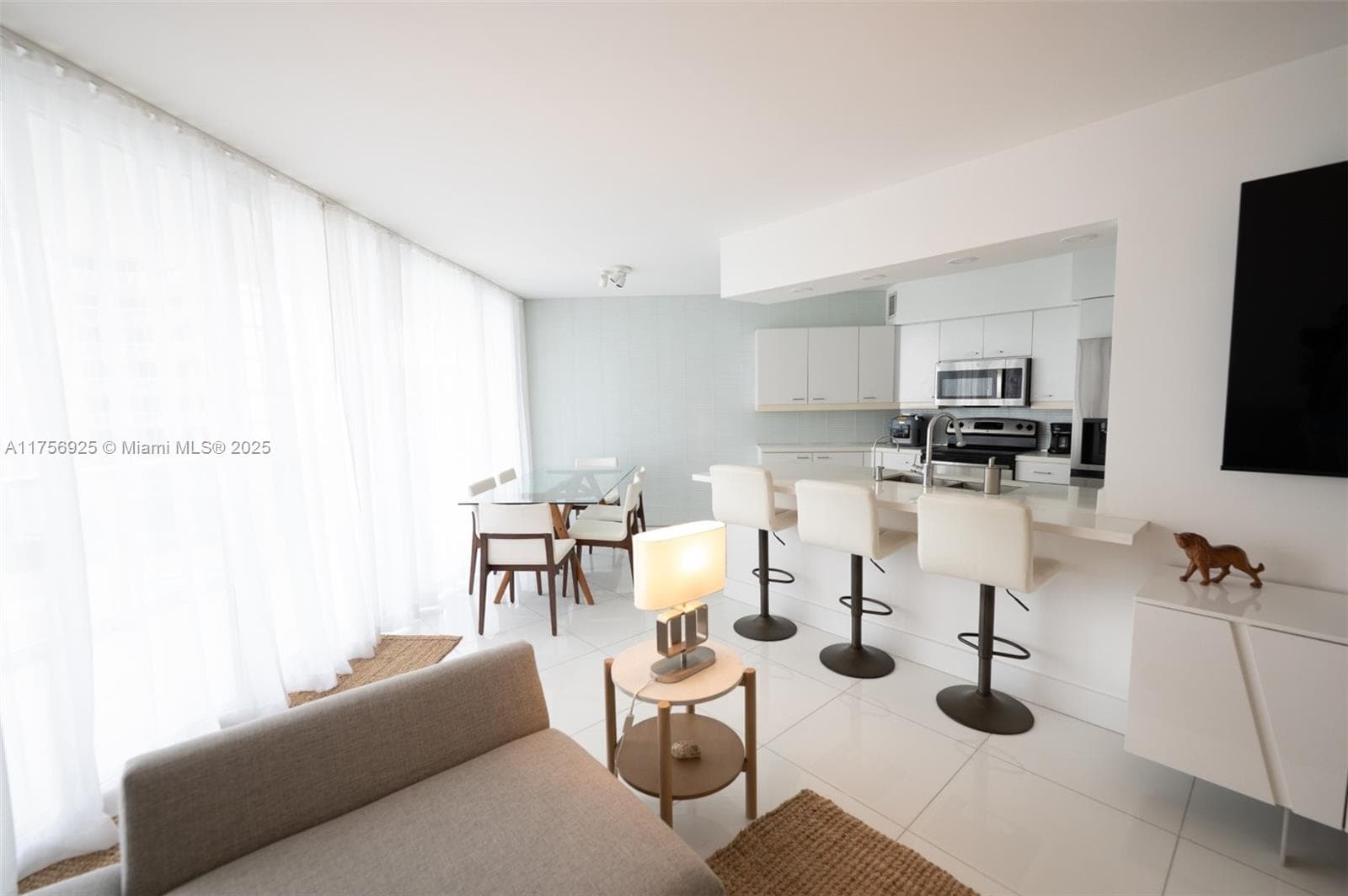 16445 Collins Ave 728 photo 10