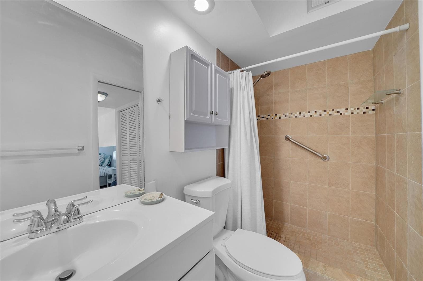300 Golden Isles Drive 206 photo 5
