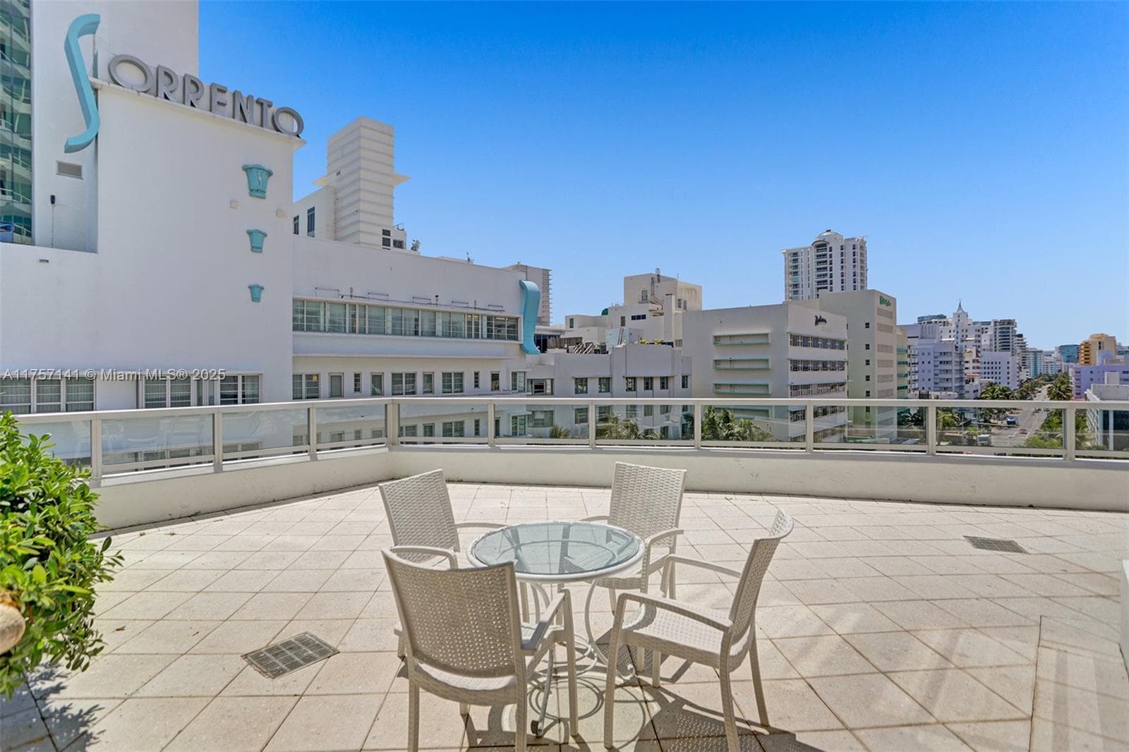 4401 Collins Ave 702/704 photo 7