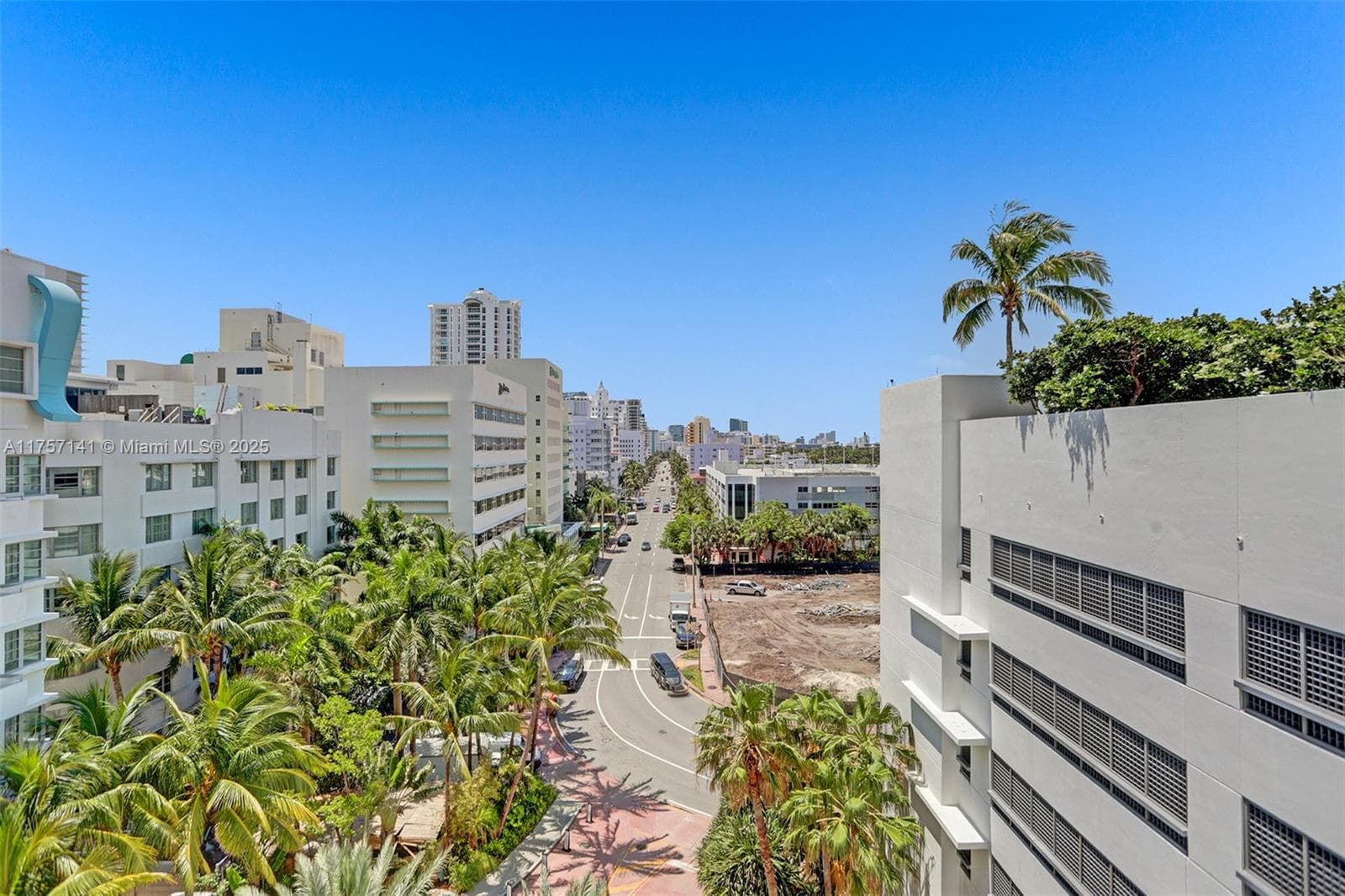 4401 Collins Ave 702/704 photo 4
