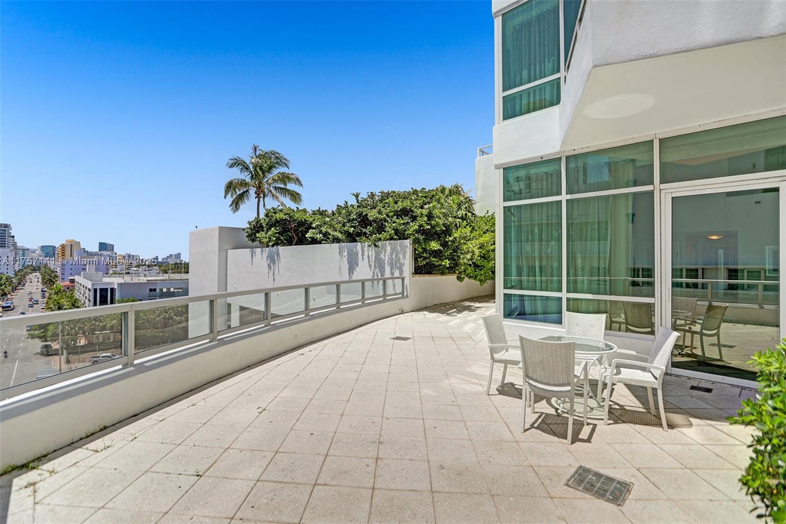 4401 Collins Ave 702/704 photo 8