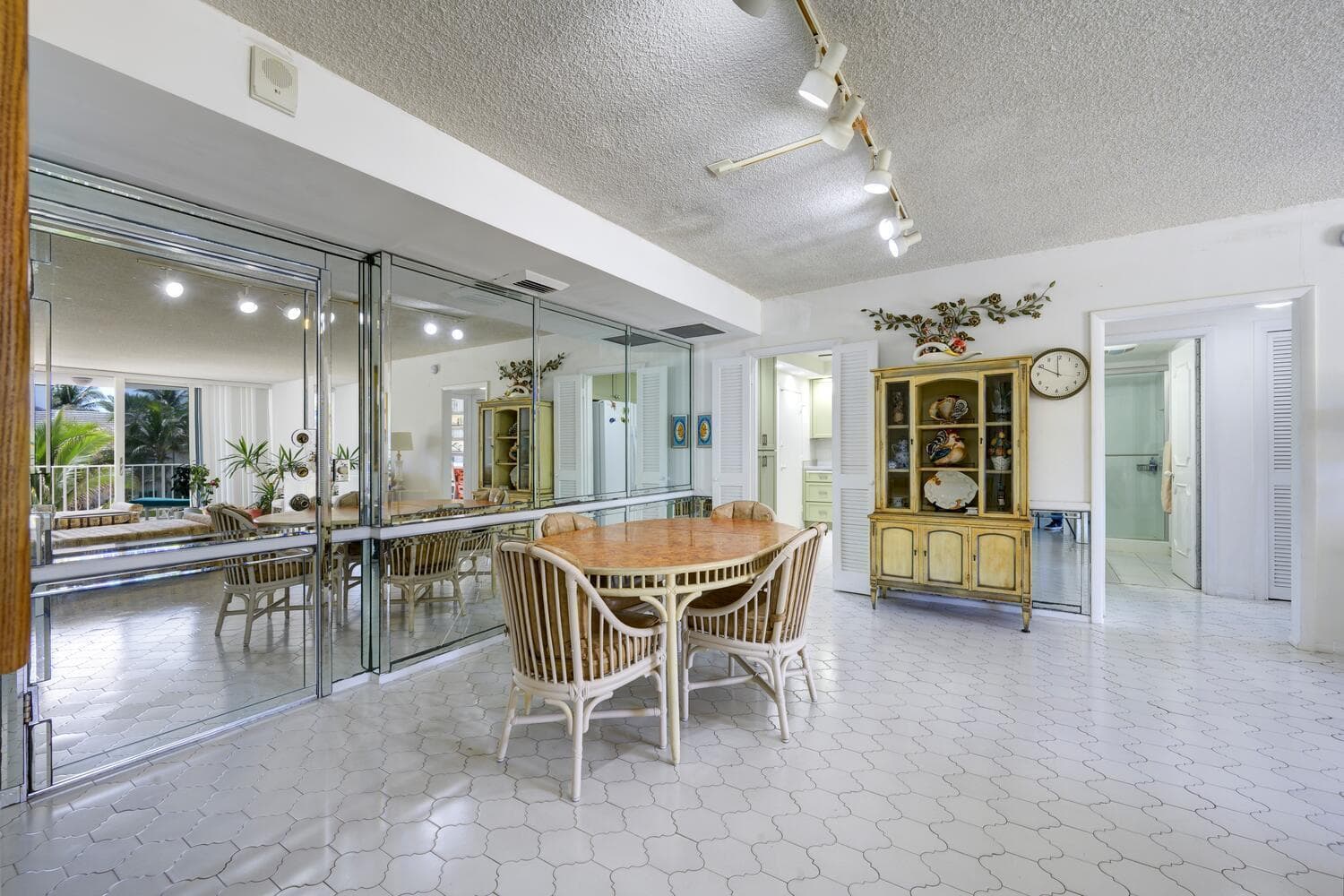2295 S Ocean Boulevard 404 photo 25