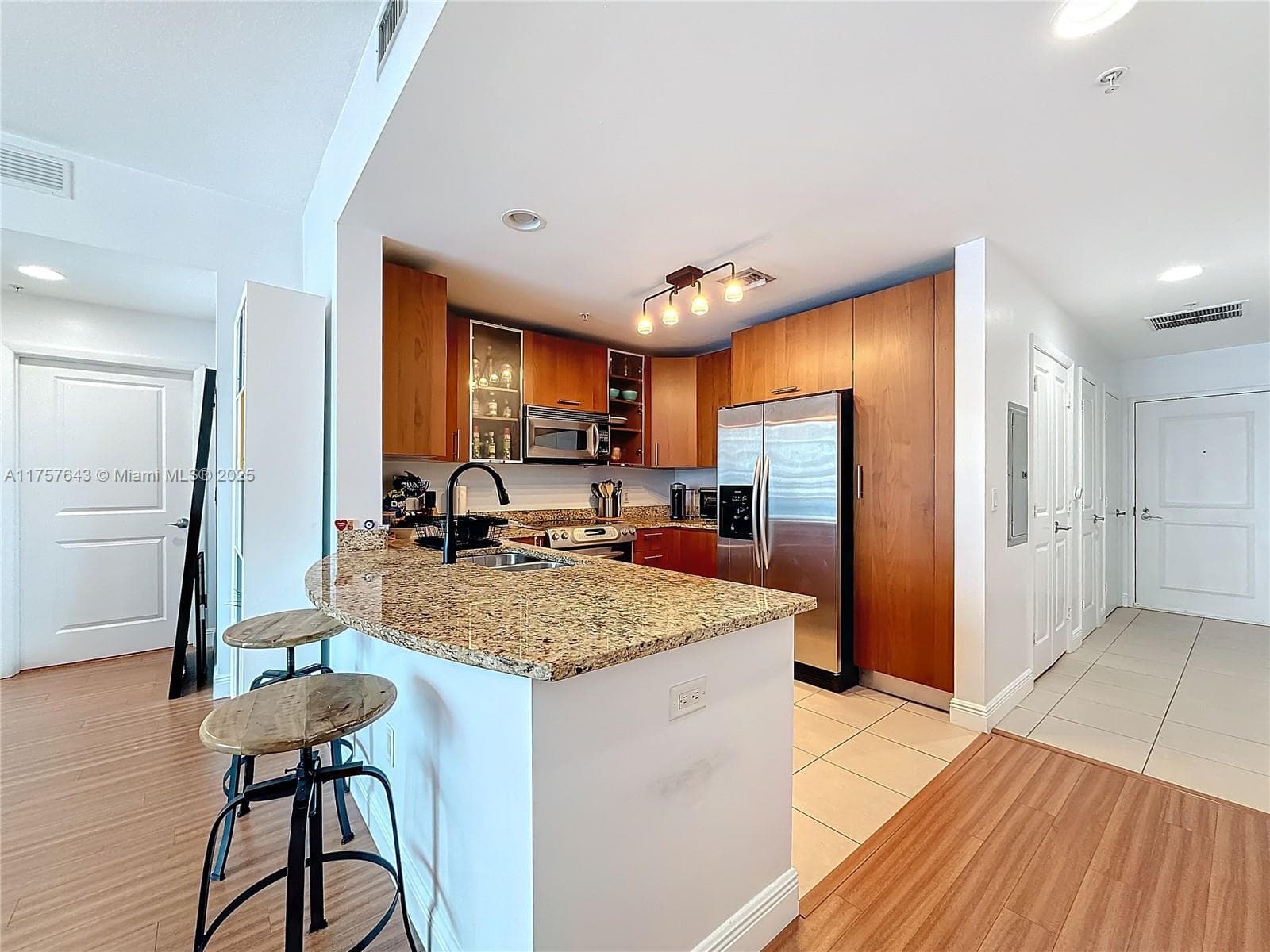 1945 S Ocean Dr 605 photo 15