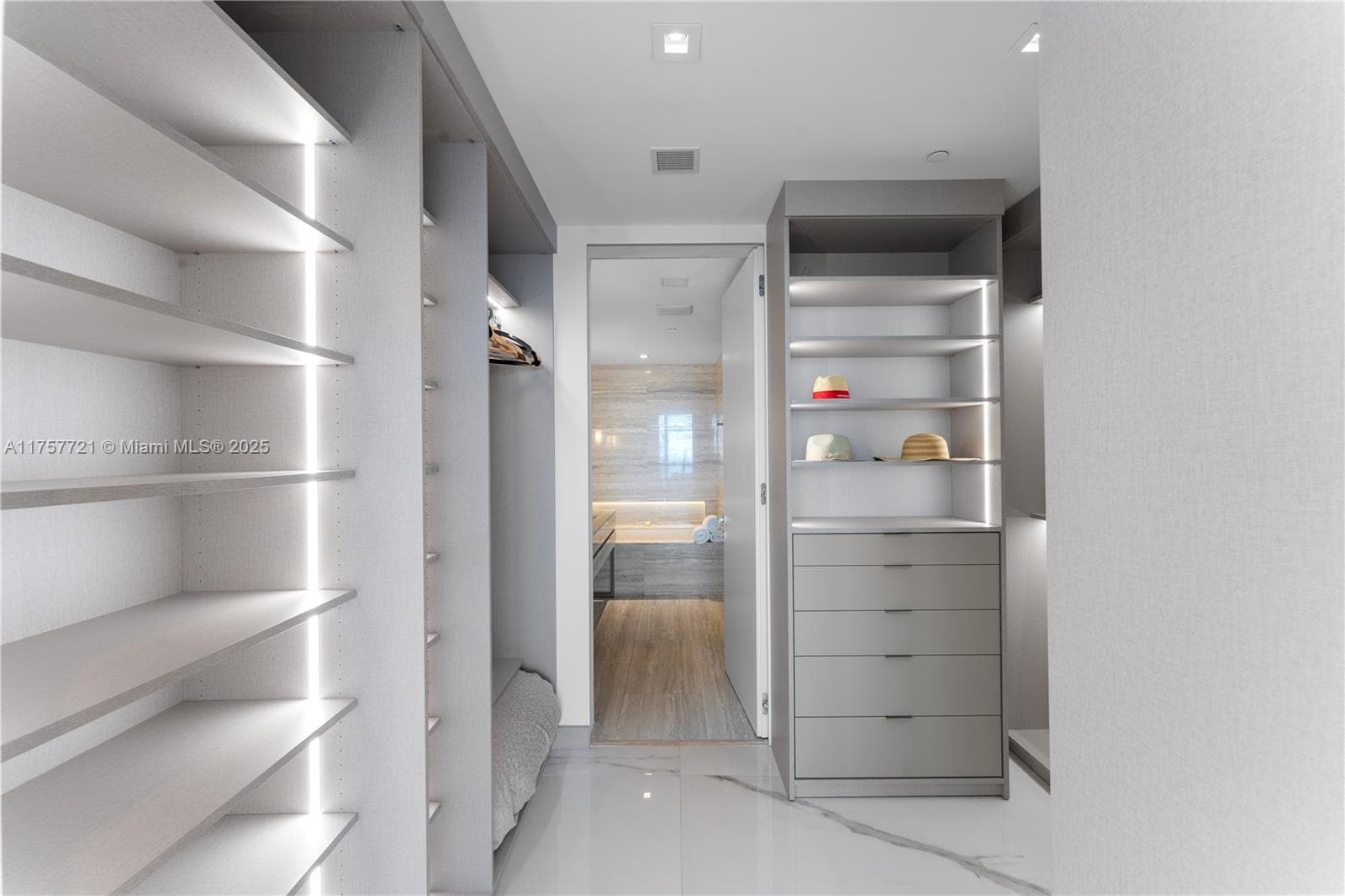 18975 Collins Ave 3703 photo 25