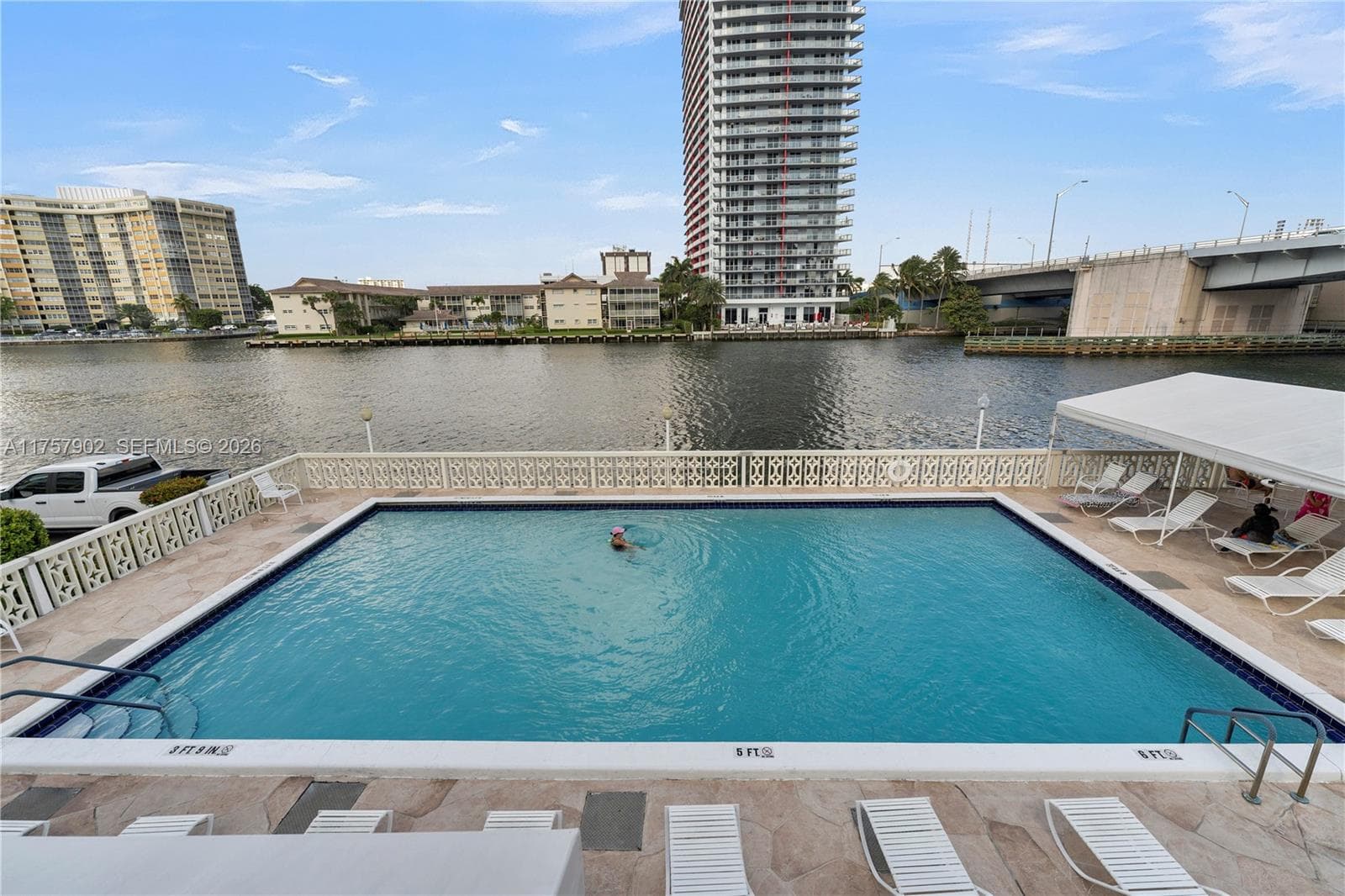 1817 S Ocean Dr 827 photo 1