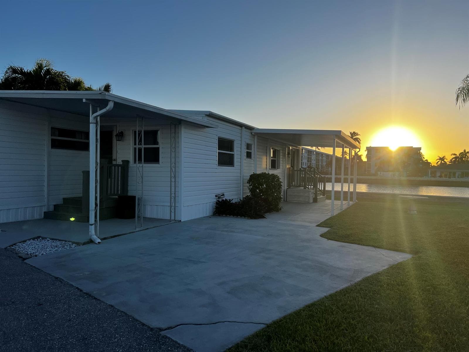 215 S Heron Drive O photo 3
