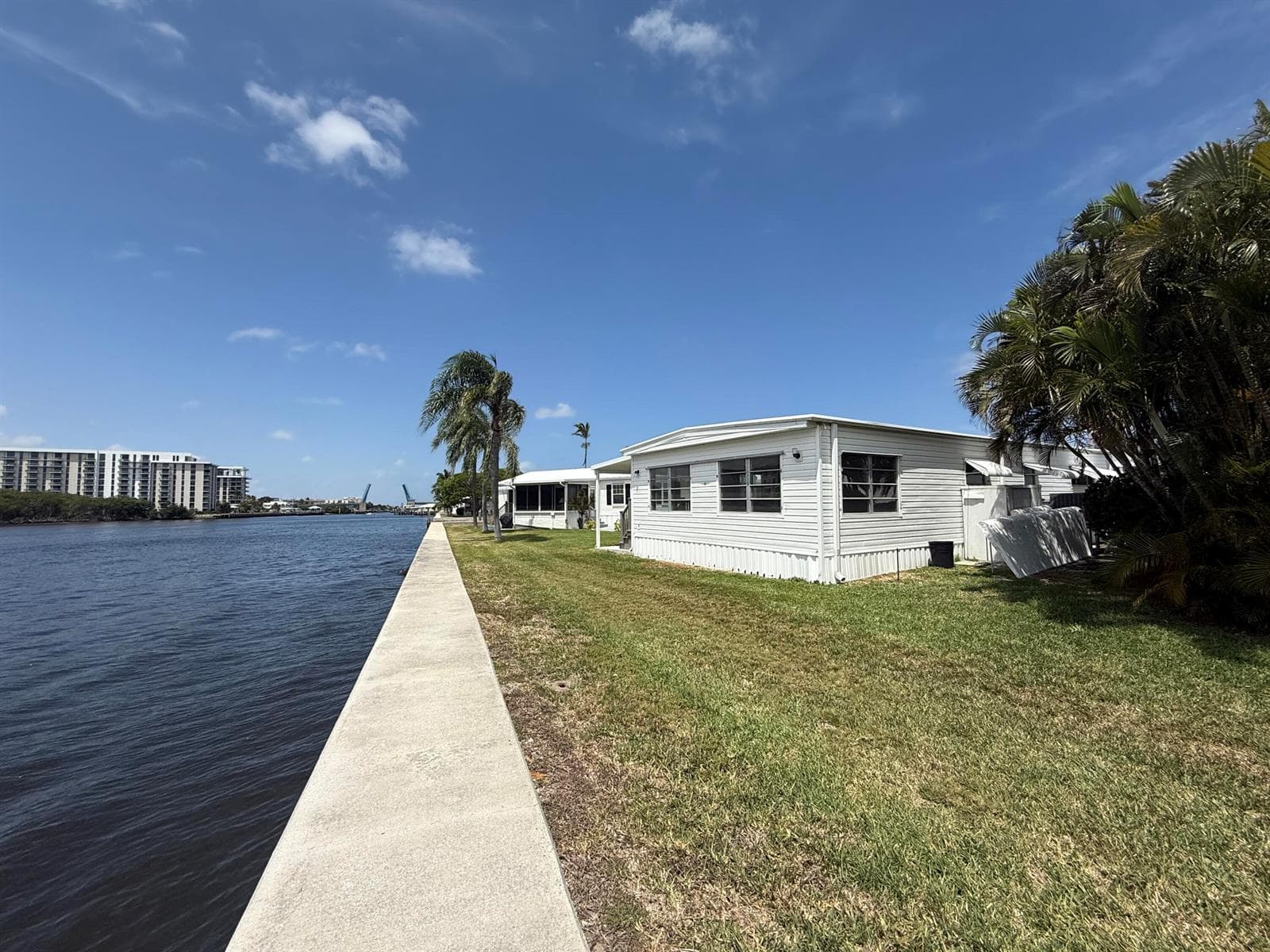 215 S Heron Drive O photo 18