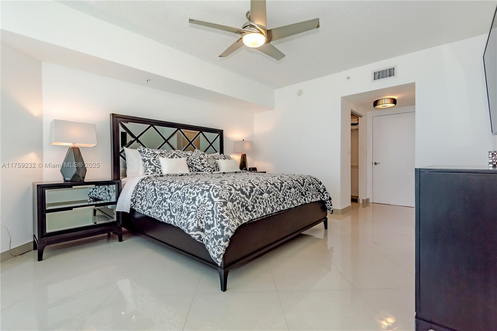 16699 Collins Ave 1809 photo 18