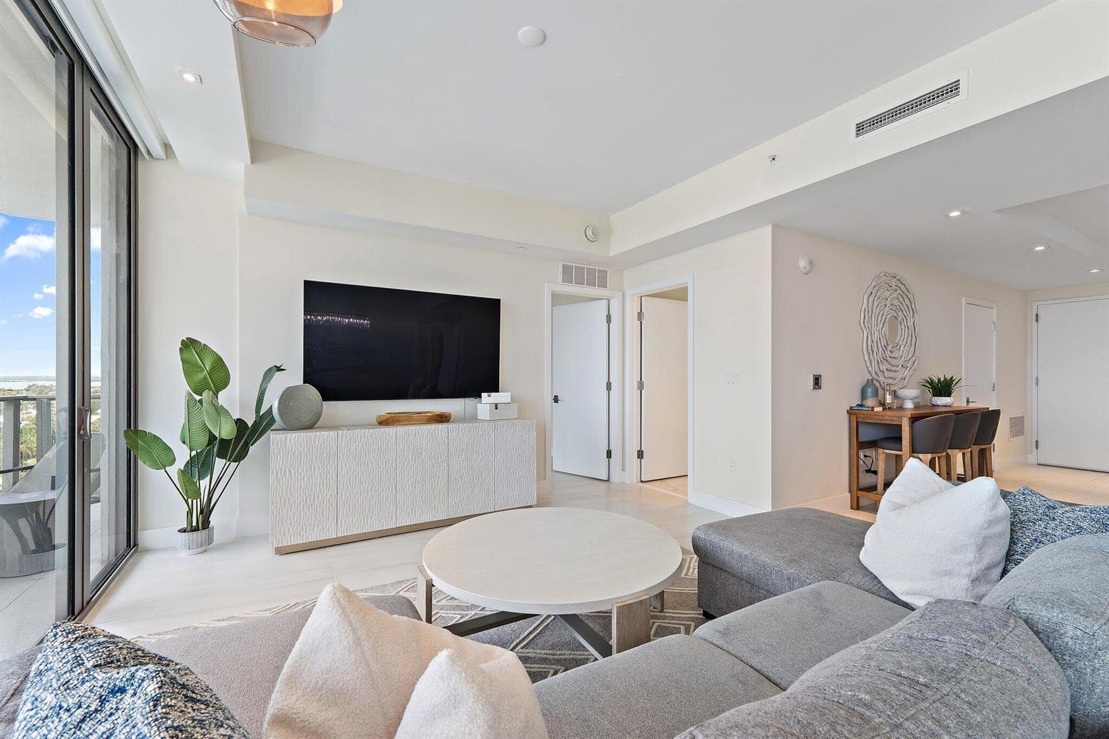3100 N Ocean 906 photo 12